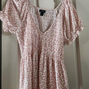 Daytrip NWOT size Medium Short Sleeve Top